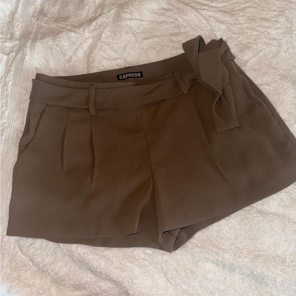 Express olive shorts with side zipper and sash to tie